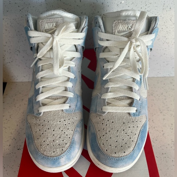 Nike Dunk High SE 'Celestine Blue Sail' - Picture 3 of 5